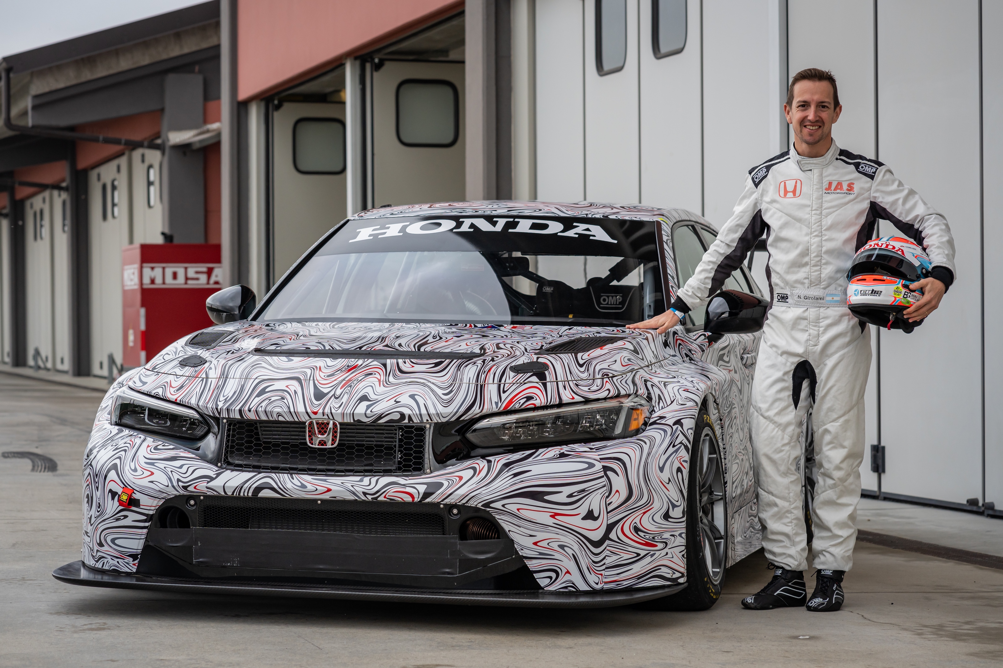 2019 Honda Civic Type R TCR race car. What it's like to drive.